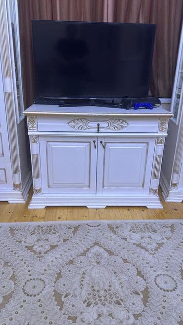 Klassik üslubda 3 hissəli qonaq otağı mebel dəsti.turkiyye istehsali lalafo.az -da Klassik üslubda 3 hissəli qonaq otağı mebel dəsti.turkiyye istehsali