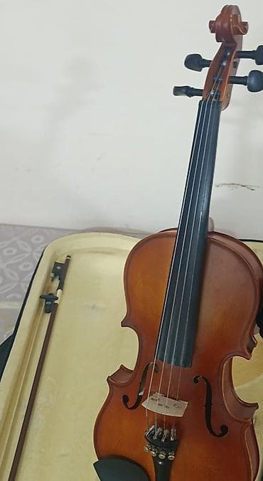 Skripka dəsti 4/3 Salam skripka 125 manata alınıb heç bir problemi lalafo.az -da Skripka dəsti 4/3 Salam skripka 125 manata alınıb heç bir problemi