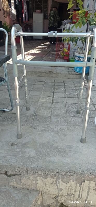 Yerimək üçün arabalar, çəliklər, əsalar, rollatorlar lalafo.az -da Yerimək üçün arabalar, çəliklər, əsalar, rollatorlar