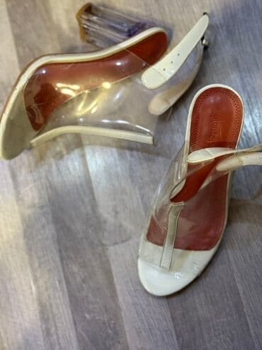 Şəffaf topuqdan bağlı qadın ayaqqabısı - Dizayn: Şəffaf PVC gövdə lalafo.az -da Şəffaf topuqdan bağlı qadın ayaqqabısı - Dizayn: Şəffaf PVC gövdə