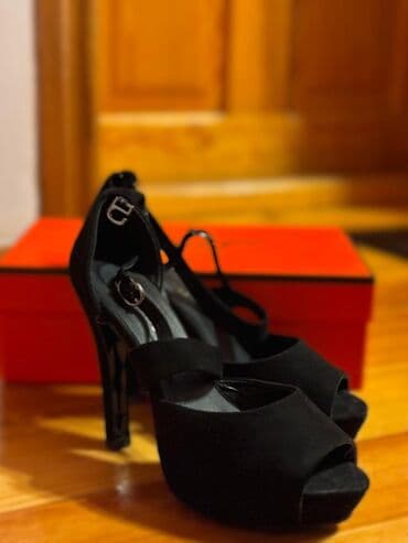 Tuflilər, Ölçü: 38, rəng - Qara, İşlənmiş lalafo.az -da Tuflilər, Ölçü: 38, rəng - Qara, İşlənmiş