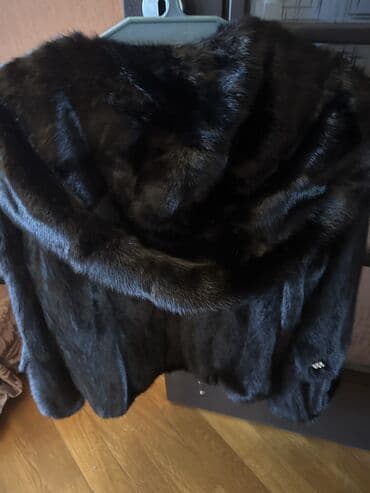 Полушубок норкачерного цвета,с капюшоном,мех цельный,хорошего lalafo.az -da Полушубок норкачерного цвета,с капюшоном,мех цельный,хорошего