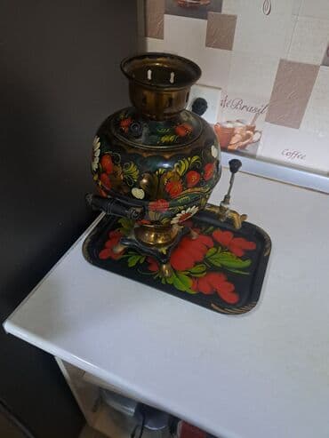 Rəngli naxışlarla bəzədilmiş metal samovar və altlıq dəsti lalafo.az -da Rəngli naxışlarla bəzədilmiş metal samovar və altlıq dəsti