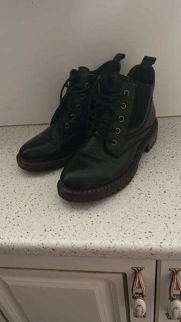 Qara dəri üslubunda ayaqqabı/çəkmə - Rəng: Qara - Model: Bağcıqlı lalafo.az -da Qara dəri üslubunda ayaqqabı/çəkmə - Rəng: Qara - Model: Bağcıqlı