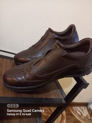 Cabani kişi ayaqqabısı. qış üçün iki defe istifade olunub 120azne lalafo.az -da Cabani kişi ayaqqabısı. qış üçün iki defe istifade olunub 120azne