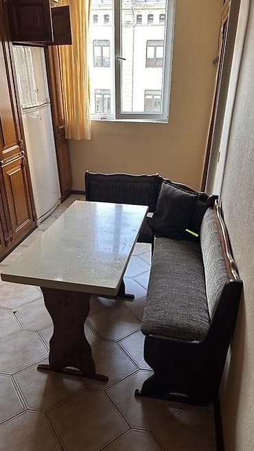 Kunc divan ve stol satilir Stol uzunluq 1 metr eni 60 sm Giymeti lalafo.az -da Kunc divan ve stol satilir Stol uzunluq 1 metr eni 60 sm Giymeti