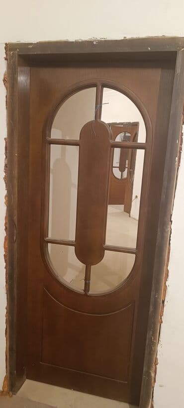 İç qapılar dəsti 5 ədəd şüşəli tək+1ədəd qapalı+1ədəd zal üçün böyük lalafo.az -da İç qapılar dəsti 5 ədəd şüşəli tək+1ədəd qapalı+1ədəd zal üçün böyük