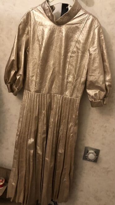 Qızılı parıltılı don - Model: Uzun, plisəli ətək hissəli don - Rəng lalafo.az -da Qızılı parıltılı don - Model: Uzun, plisəli ətək hissəli don - Rəng