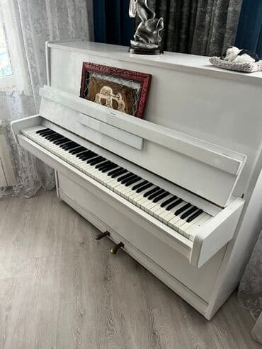 Upright pianino – ağ rəng, klassik düz korpus dizaynı. Xüsusiyyətlər lalafo.az -da Upright pianino – ağ rəng, klassik düz korpus dizaynı. Xüsusiyyətlər