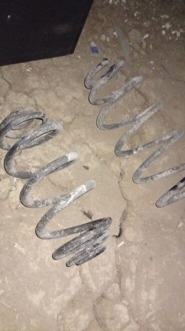 Məhsul: Avtomobil üçün arxa coil yayları (cüt) Təsvir: - Şəkildə lalafo.az -da Məhsul: Avtomobil üçün arxa coil yayları (cüt) Təsvir: - Şəkildə