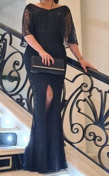 Qara gecə geyimi – uzun, dar kəsimli, önü yarıqlı model - Rəng lalafo.az -da Qara gecə geyimi – uzun, dar kəsimli, önü yarıqlı model - Rəng