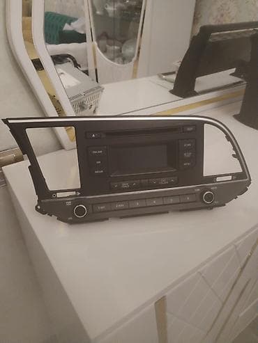 Hyundai Elantra orginal maqnitol lalafo.az -da Hyundai Elantra orginal maqnitol