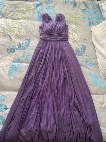 Bənövşəyi rəngli, uzun ziyafət/libas. - Üst hissə: dərin V-kəsimli lalafo.az -da Bənövşəyi rəngli, uzun ziyafət/libas. - Üst hissə: dərin V-kəsimli