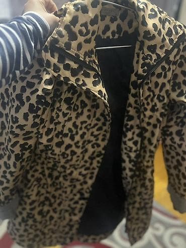 Leopard naxışlı qadın/kurtka
S razmer lalafo.az -da Leopard naxışlı qadın/kurtka
S razmer