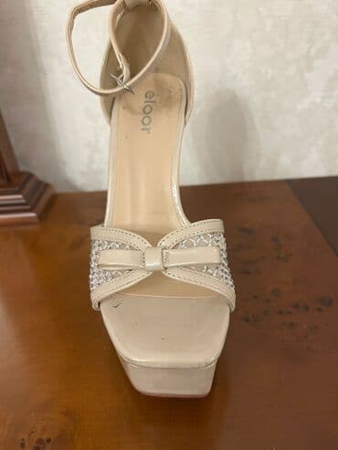 Tuflilər, Ölçü: 37, rəng - Bej, İşlənmiş lalafo.az -da Tuflilər, Ölçü: 37, rəng - Bej, İşlənmiş