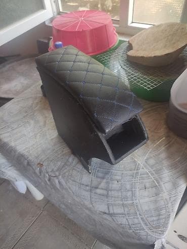 Avtomobil üçün mərkəzi qol dayağı (podlokotnik) - Material: qara lalafo.az -da Avtomobil üçün mərkəzi qol dayağı (podlokotnik) - Material: qara