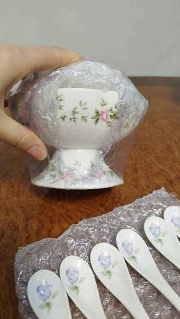 Naxışlı ağ farfor mürəbbə üçün dəst. Mürəbbə qabı (1 ədəd), nəlbəki (6 lalafo.az -da Naxışlı ağ farfor mürəbbə üçün dəst. Mürəbbə qabı (1 ədəd), nəlbəki (6