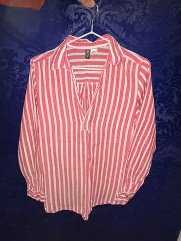 Qadın köynəyi – zolaqlı, açıq V-yaxa - Rəng: çəhrayı-ağ şaquli lalafo.az -da Qadın köynəyi – zolaqlı, açıq V-yaxa - Rəng: çəhrayı-ağ şaquli