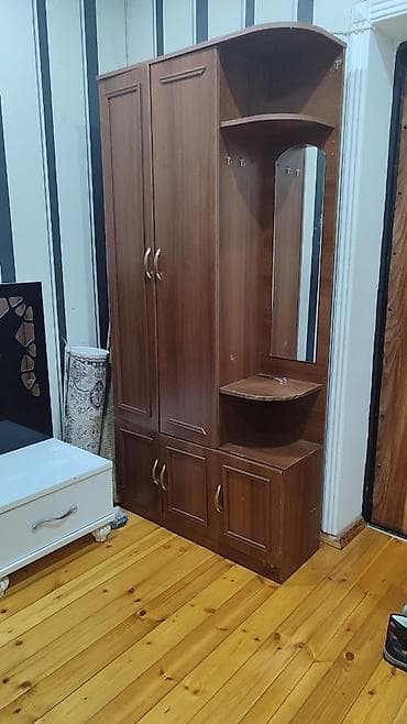 Б/у, 5 дверей, С зеркалом, Коричневый, Распашной, Прямой шкаф at lalafo.az Б/у, 5 дверей, С зеркалом, Коричневый, Распашной, Прямой шкаф