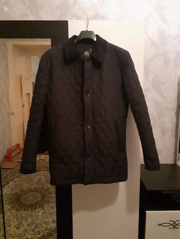 Gencede satilir Kişi üçün qara rəngli palto kurtka az geyinilib ceki lalafo.az -da Gencede satilir Kişi üçün qara rəngli palto kurtka az geyinilib ceki