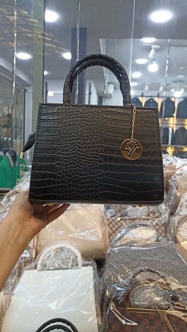 Əl çantası lalafo.az -da Əl çantası