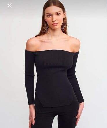Qara rəngli off-shoulder trikotaj bluz - Model: çiyinləri açıq lalafo.az -da Qara rəngli off-shoulder trikotaj bluz - Model: çiyinləri açıq