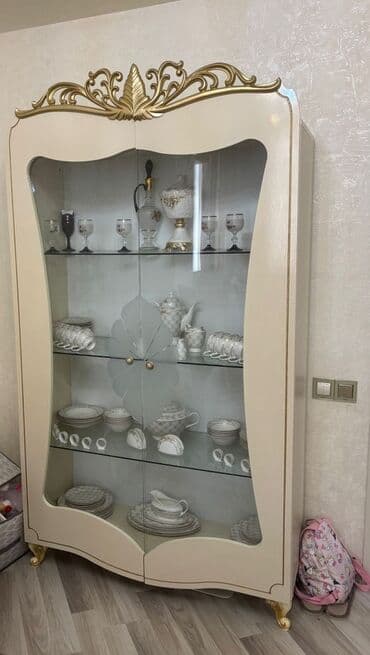 Şüşəli dolab vitrini lalafo.az -da Şüşəli dolab vitrini