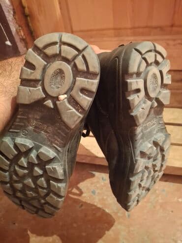 Yüngülərdədi iş üçün dəri polad burunlu çəkmələr 42 razmerdi lalafo.az -da Yüngülərdədi iş üçün dəri polad burunlu çəkmələr 42 razmerdi