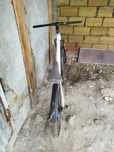 Unikal uzun çəngəlli custom velosiped Xüsusiyyətlər: - Uzadılmış ön lalafo.az -da Unikal uzun çəngəlli custom velosiped Xüsusiyyətlər: - Uzadılmış ön