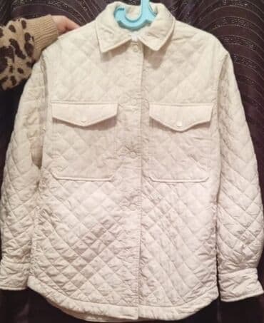 Bershka qadın kurtkasi -Rəng: ag Ölçü: S (EUR S / USA S / MEX 26) lalafo.az -da Bershka qadın kurtkasi -Rəng: ag Ölçü: S (EUR S / USA S / MEX 26)