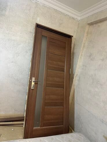 Daxili otaq qapısı – ağac dekora malik modern dizayn Material: ağac lalafo.az -da Daxili otaq qapısı – ağac dekora malik modern dizayn Material: ağac