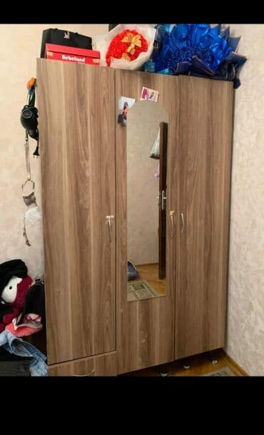 İşlənmiş, Açılan, 3 qapılı Düz dolab, Dolab-asılqan lalafo.az -da İşlənmiş, Açılan, 3 qapılı Düz dolab, Dolab-asılqan