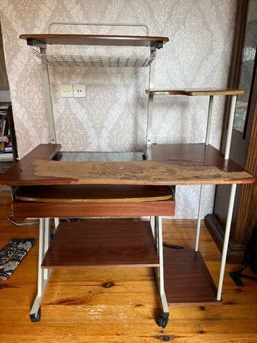 Komputer stolu. İşlənmiş. Fikri ciddi olana endirim olacaq lalafo.az -da Komputer stolu. İşlənmiş. Fikri ciddi olana endirim olacaq