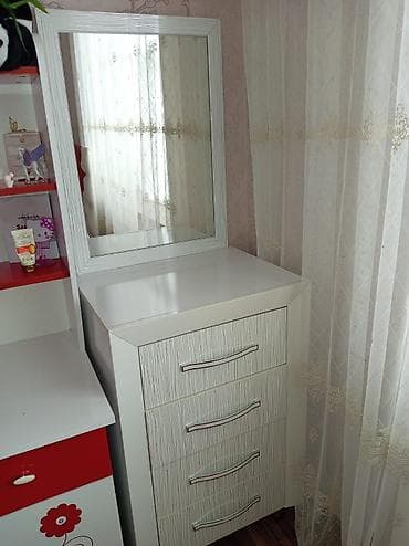 Ağ rəngli uşaq/yeniyetmə otağı üçün mebel dəsti Tərkibi: - 3 qapılı lalafo.az -da Ağ rəngli uşaq/yeniyetmə otağı üçün mebel dəsti Tərkibi: - 3 qapılı