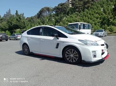 Toyota Prius: 1.8 l | 2011 il Hetçbek lalafo.az -da Toyota Prius: 1.8 l | 2011 il Hetçbek