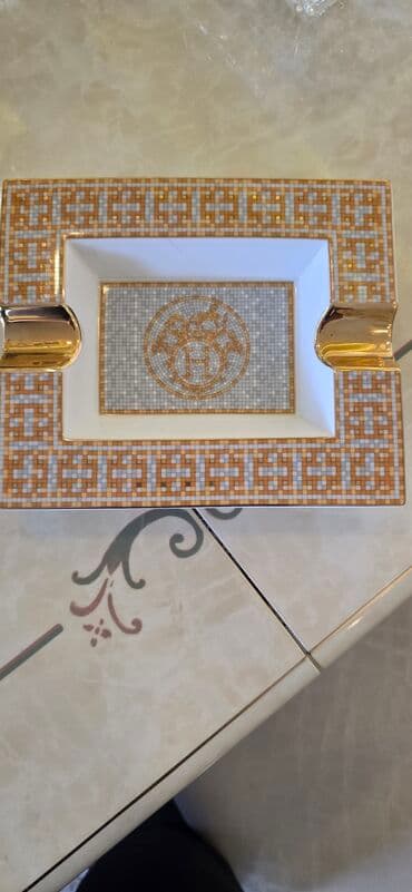 Lüks külqabı - Material: keramika/porcelan - Forma: düzbucaqlı, dərin lalafo.az -da Lüks külqabı - Material: keramika/porcelan - Forma: düzbucaqlı, dərin