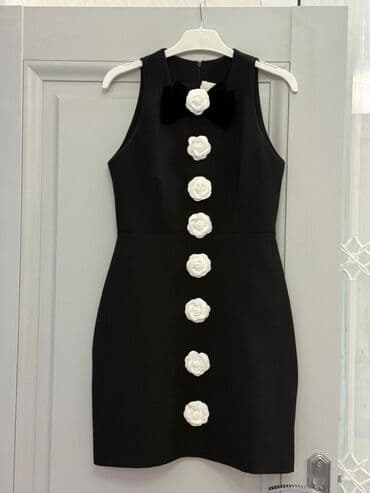 200 azn alinib sadece 1 defe geyinilib toya bir nece saatliq metro lalafo.az -da 200 azn alinib sadece 1 defe geyinilib toya bir nece saatliq metro