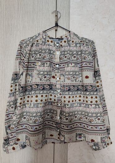 Bohem üslublu naxışlı qadın köynəyi - Model: Düğməli, boğaz hissəsi lalafo.az -da Bohem üslublu naxışlı qadın köynəyi - Model: Düğməli, boğaz hissəsi