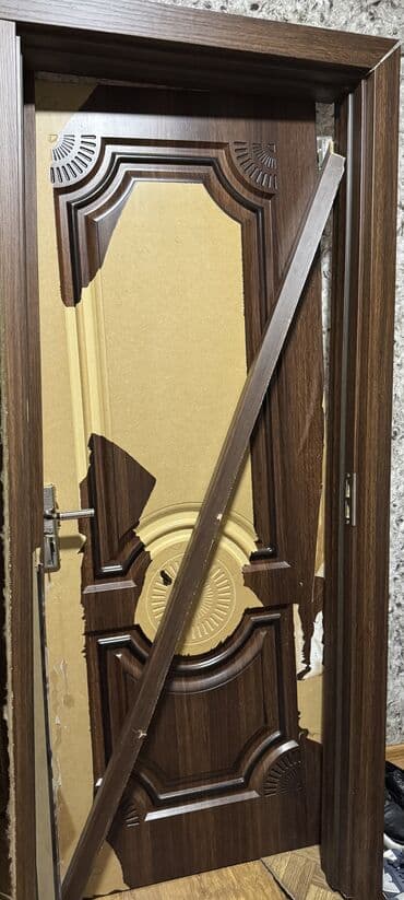 Бункерные двери: Б/у Межкомнатная дверь С замком, Без гарантии, Самовывоз at lalafo.az — 1 Бункерные двери: Б/у Межкомнатная дверь С замком, Без гарантии, Самовывоз — 1