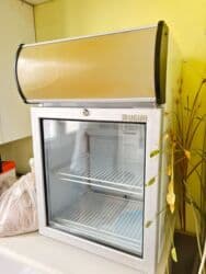 ✔️90 man(Yeni Yasamal). Uğur Vitrin soyuducu. Qazi bitib. Vpp Dok7173 lalafo.az -da ✔️90 man(Yeni Yasamal). Uğur Vitrin soyuducu. Qazi bitib. Vpp Dok7173