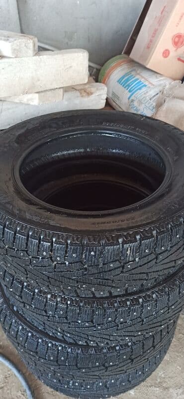 İşlənmiş Şin Roadstone 235 / 65 / R 17 lalafo.az -da İşlənmiş Şin Roadstone 235 / 65 / R 17