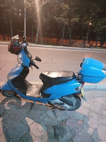 Şəhər içi istifadə üçün moped/skuter Xüsusiyyətlər: - Rəng: mavi - lalafo.az -da Şəhər içi istifadə üçün moped/skuter Xüsusiyyətlər: - Rəng: mavi -