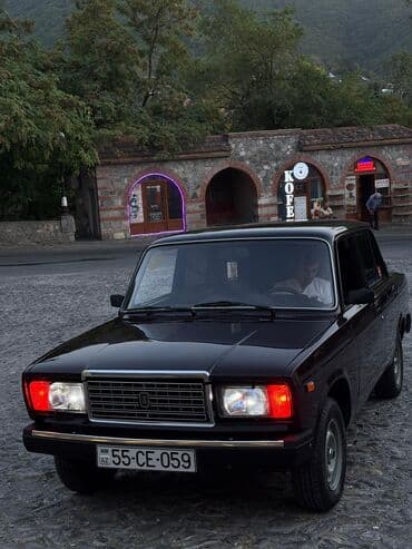 LADA 2107 sedan Xüsusiyyətlər: - Korpus: sedan, 4 qapı - Rəng: tünd lalafo.az -da LADA 2107 sedan Xüsusiyyətlər: - Korpus: sedan, 4 qapı - Rəng: tünd