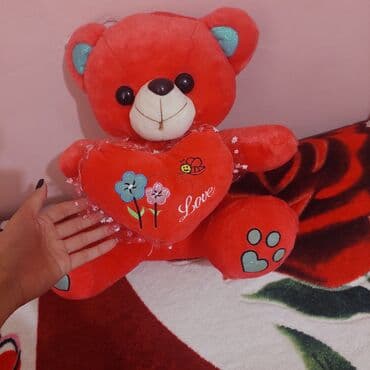Qırmızı plyuş ayıcıq – ürəkli - Parlaq qırmızı rəngdə yumşaq plyuş lalafo.az -da Qırmızı plyuş ayıcıq – ürəkli - Parlaq qırmızı rəngdə yumşaq plyuş