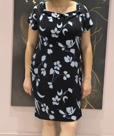 Qadın paltarı - Rəng: qara fon üzərində açıq boz çiçək və yarpaq lalafo.az -da Qadın paltarı - Rəng: qara fon üzərində açıq boz çiçək və yarpaq