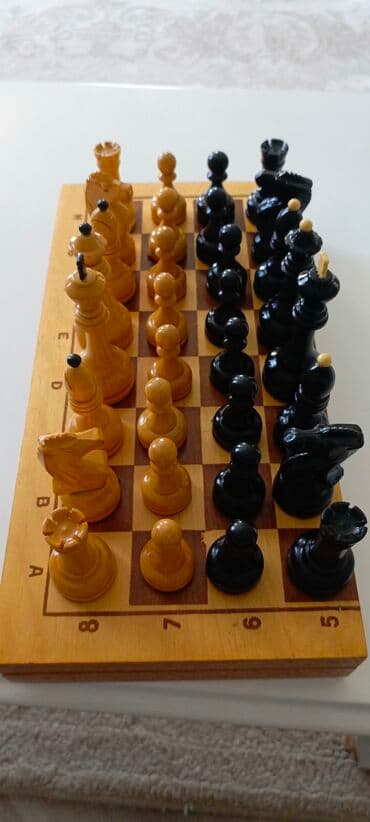 Dəbilqələr: Şəxsi kolleksiyadan.Ekskluziv-taxtanın iç tərəfində əfsanəvi Ukrayna lalafo.az -da — 12 Dəbilqələr: Şəxsi kolleksiyadan.Ekskluziv-taxtanın iç tərəfində əfsanəvi Ukrayna — 12