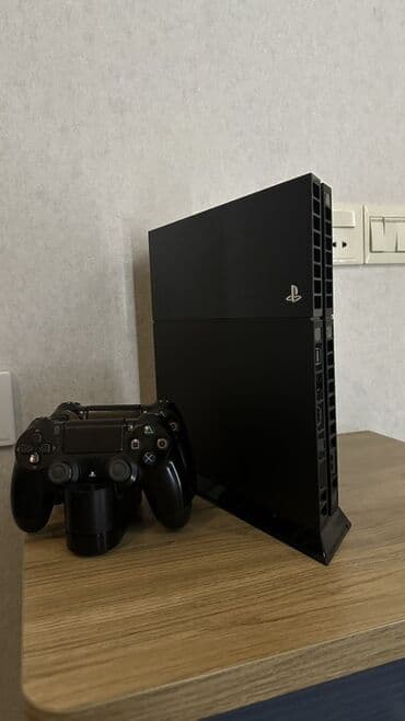 PlayStation 4 (PS4) oyun konsolu GB 500 Xüsusiyyətlər: - Rəng: qara lalafo.az -da PlayStation 4 (PS4) oyun konsolu GB 500 Xüsusiyyətlər: - Rəng: qara