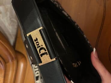 A klass dior canta
baha alınıb 70 m alınıb 40 m satılır lalafo.az -da A klass dior canta
baha alınıb 70 m alınıb 40 m satılır