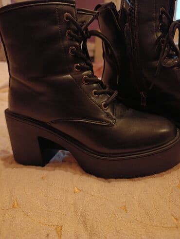 Qadın platformalı çəkmələr - Rəng: qara - Material: süni dəri üst lalafo.az -da Qadın platformalı çəkmələr - Rəng: qara - Material: süni dəri üst