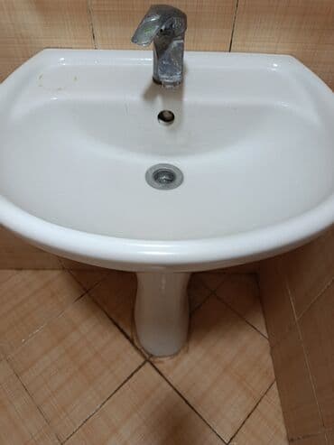 Duş şlanqları: Pilləkənli ayaqüstü hamam lavabosu və qarışdırıcı kran - Material lalafo.az -da — 1 Duş şlanqları: Pilləkənli ayaqüstü hamam lavabosu və qarışdırıcı kran - Material — 1